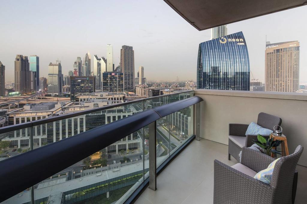 Frank Porter - Burj Vista - thumb 2