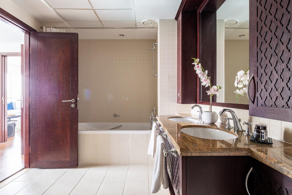 Frank Porter - The Residences - thumb 2