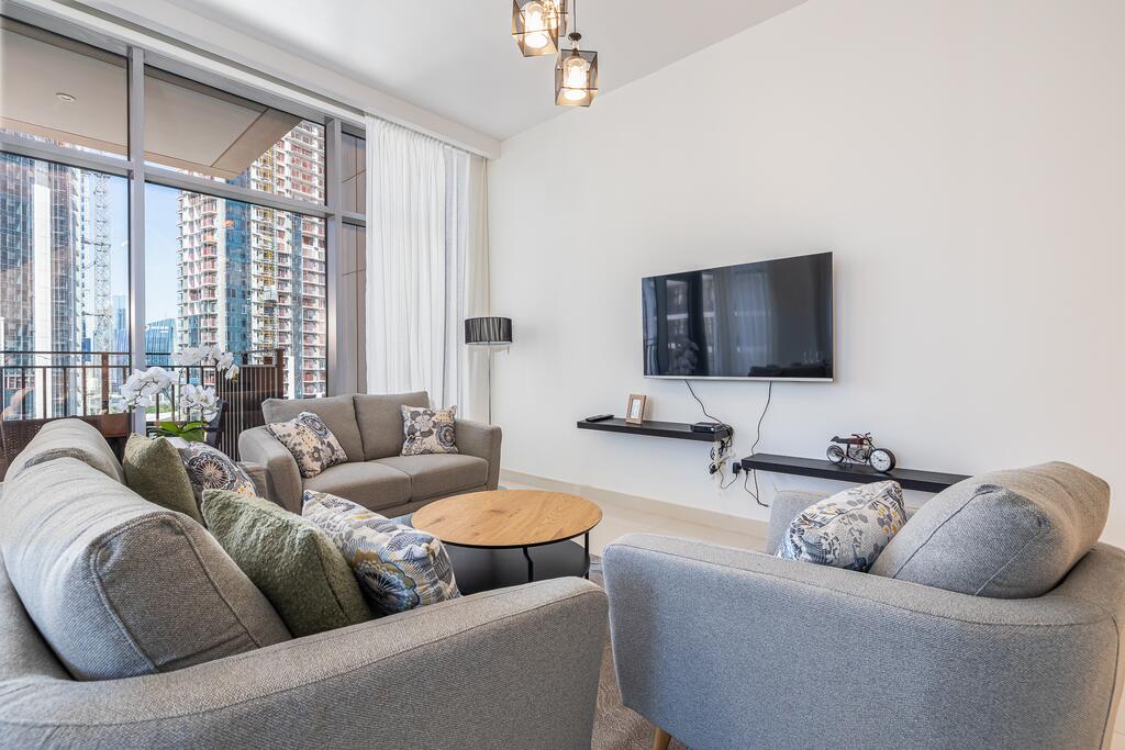 Gorgeous 2 BR Mid Floor Holiday Home In Downtown - thumb 5