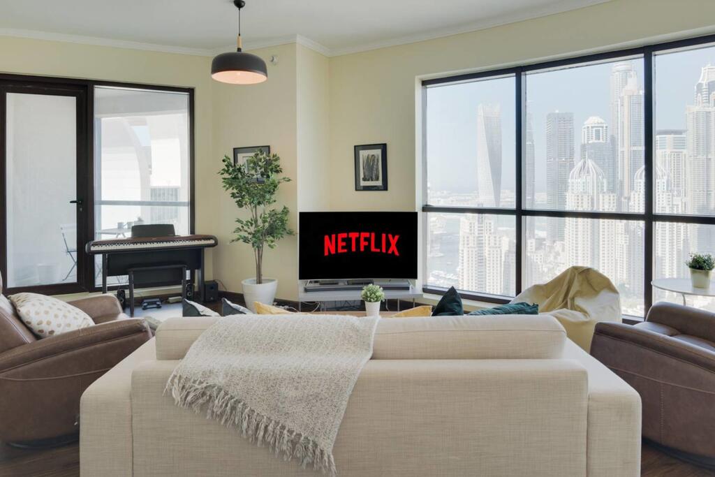 GuestReady - Artsy Duplex Penthouse Best View Of All Dubai! - thumb 3