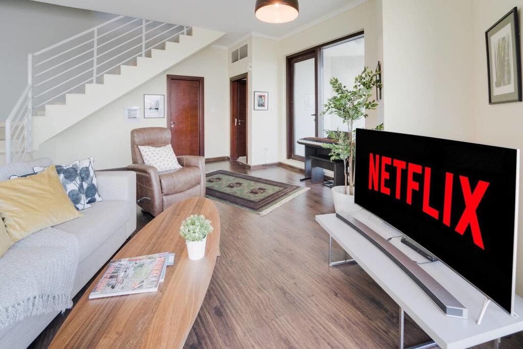 GuestReady - Artsy Duplex Penthouse Best View Of All Dubai! - thumb 4