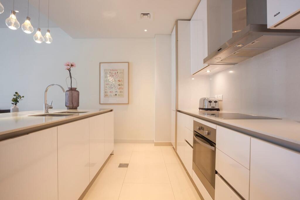 GuestReady - Captivating Apt In City Walk Pool View! - thumb 6