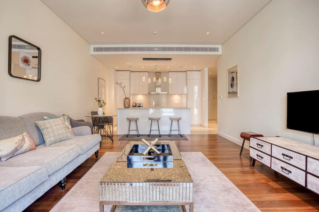 GuestReady - Captivating Apt In City Walk Pool View! - thumb 0