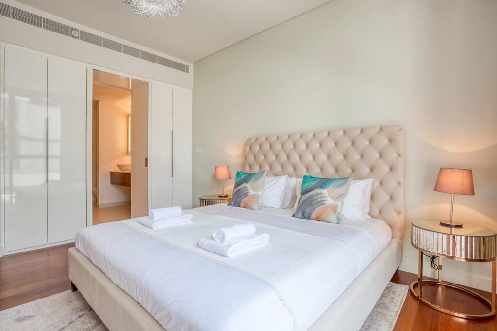 GuestReady - Captivating Apt In City Walk Pool View! - thumb 1