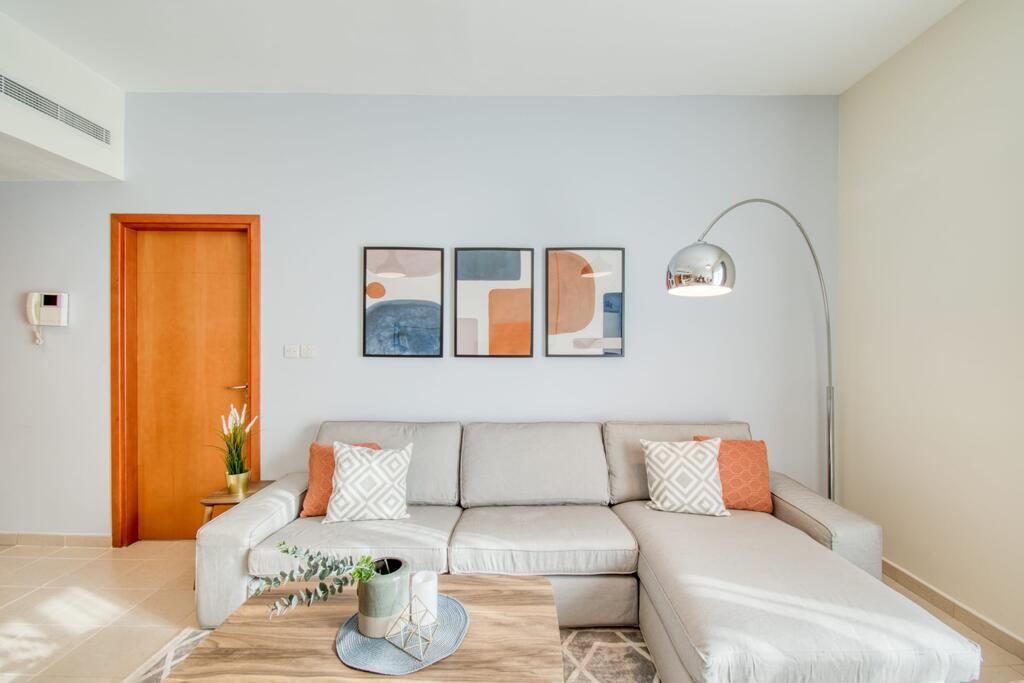 GuestReady - Chic Ensuite Flat - 10min From Palm Jumeirah - thumb 0