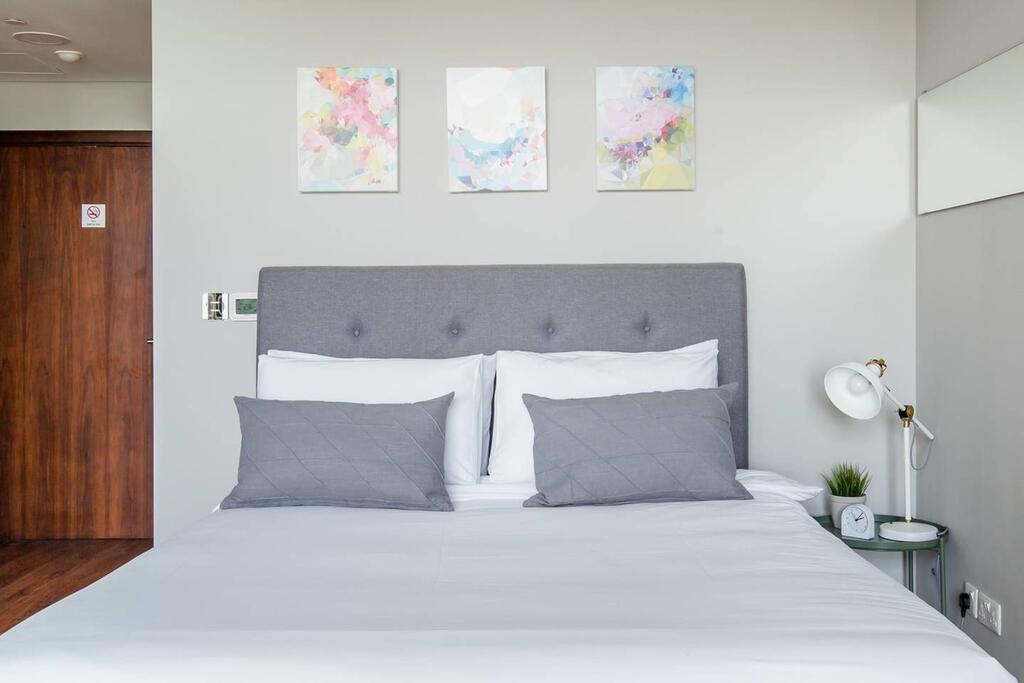 GuestReady - Comfy Trendy Apartment Steps Away From The Metro - thumb 1