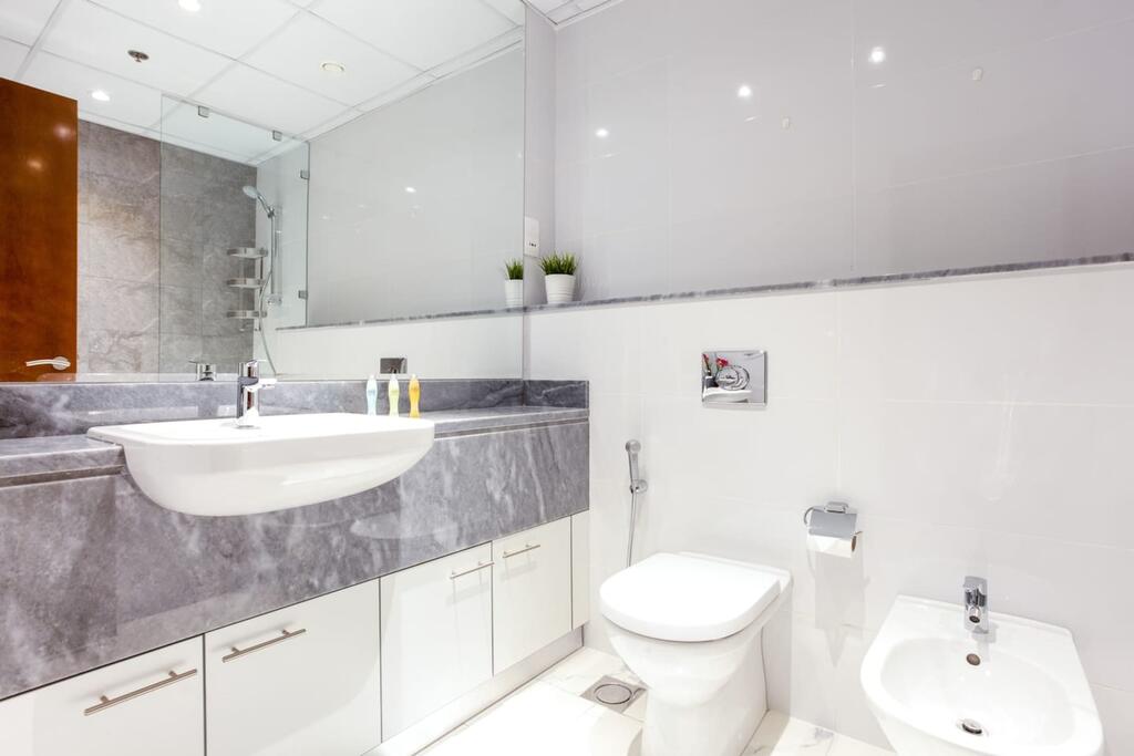 GuestReady - Exclusive Flat With Canal Views In Al Habtoor - thumb 7