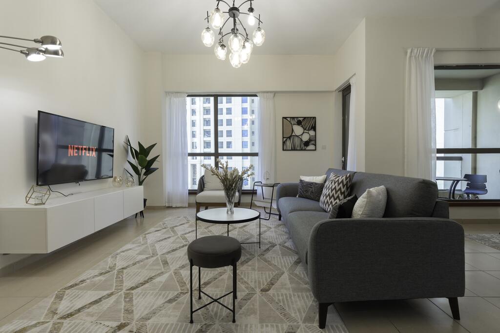 GuestReady - Exquisite 3BR Apt For 6 Guests In Dubai Marina! - thumb 3