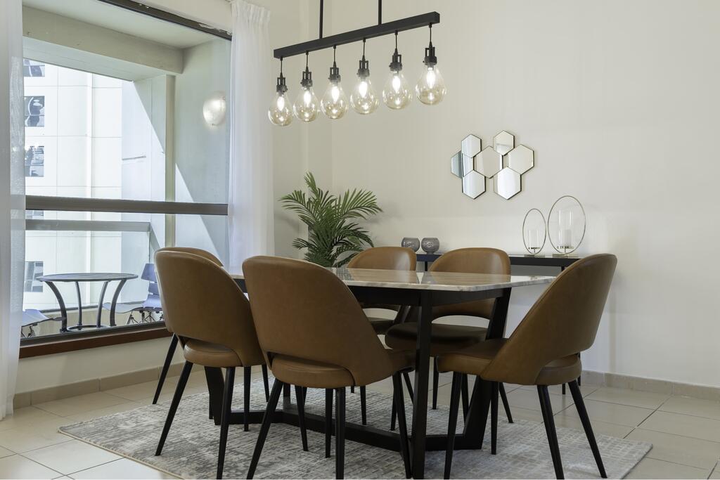 GuestReady - Exquisite 3BR Apt For 6 Guests In Dubai Marina! - thumb 1