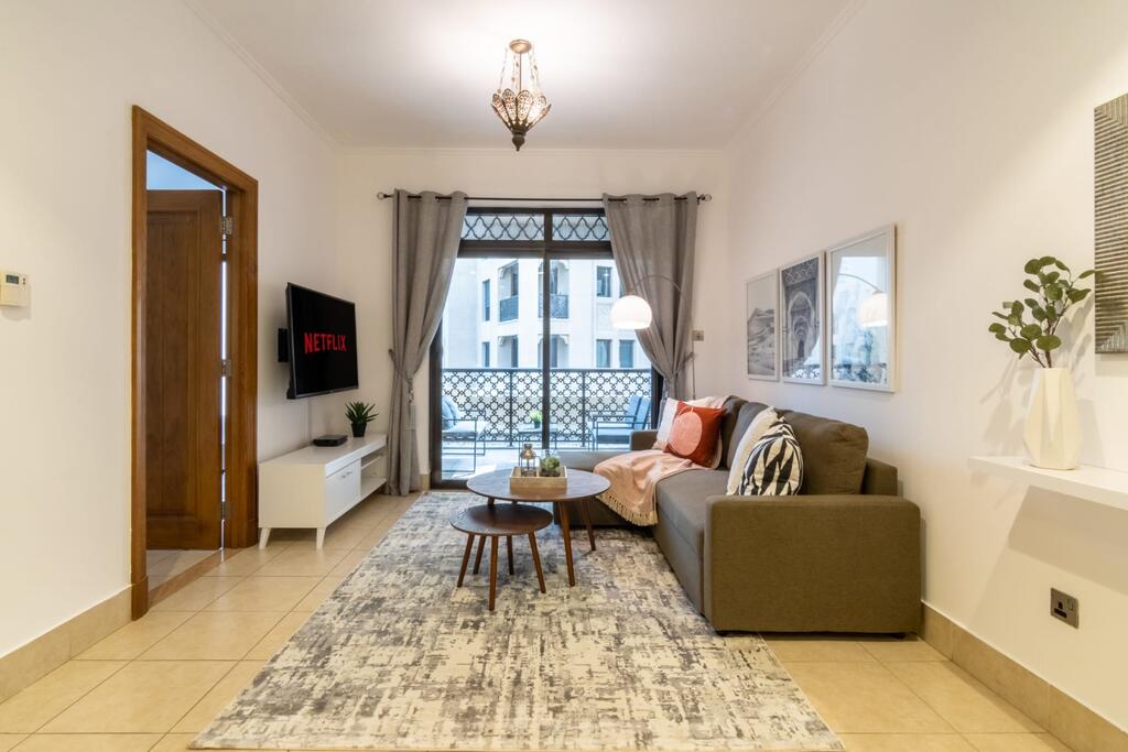 GuestReady - Newly Furnished Apartment In Old Town! - thumb 0