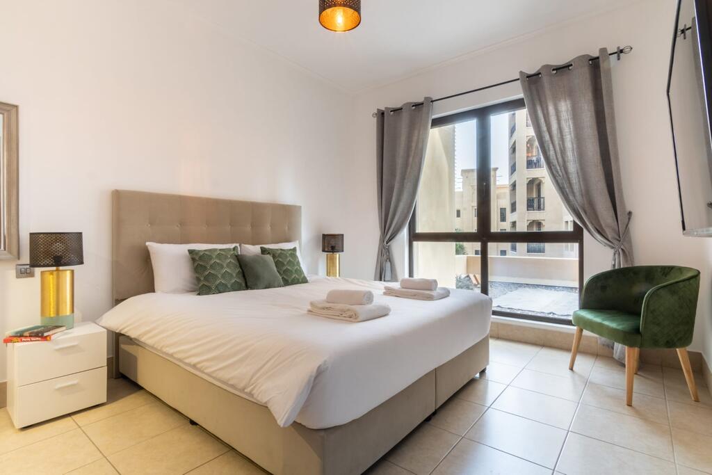 GuestReady - Newly Furnished Apartment In Old Town! - thumb 1