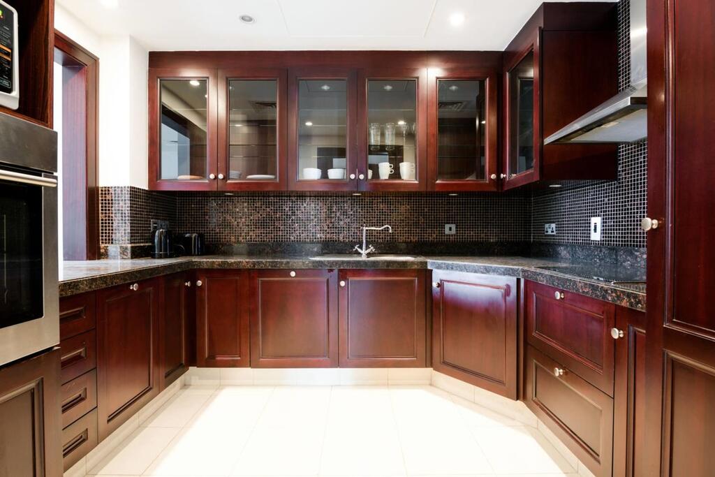 GuestReady - Retreat To Elegant Apartment In Old Town - thumb 3