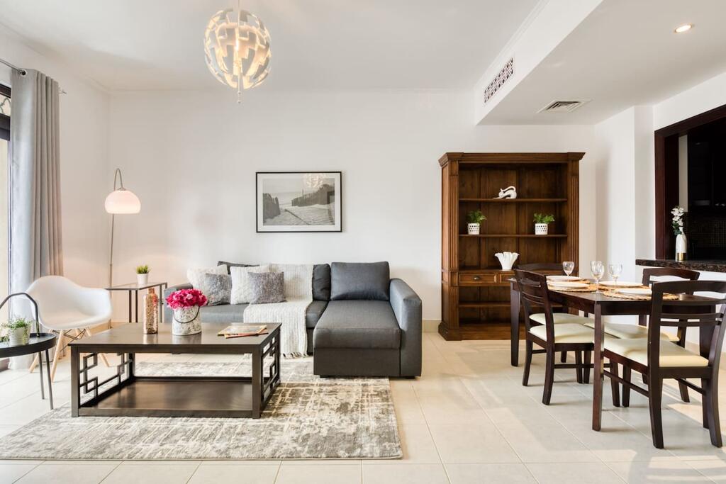 GuestReady - Retreat To Elegant Apartment In Old Town - thumb 1