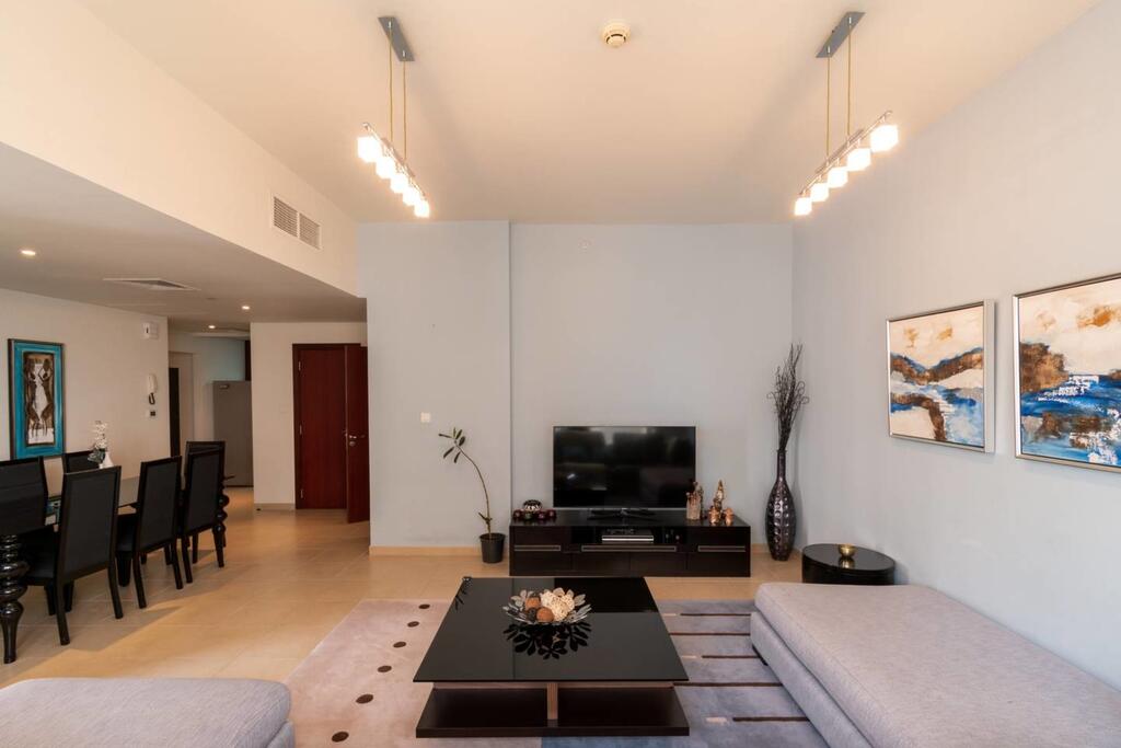 GuestReady - Sea And Marina View Mins Away From JBR Walk - thumb 2