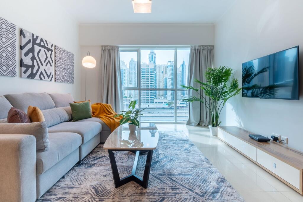 GuestReady - Stylish Apartment With Panoramic Views Of Dubai Skyline - thumb 0
