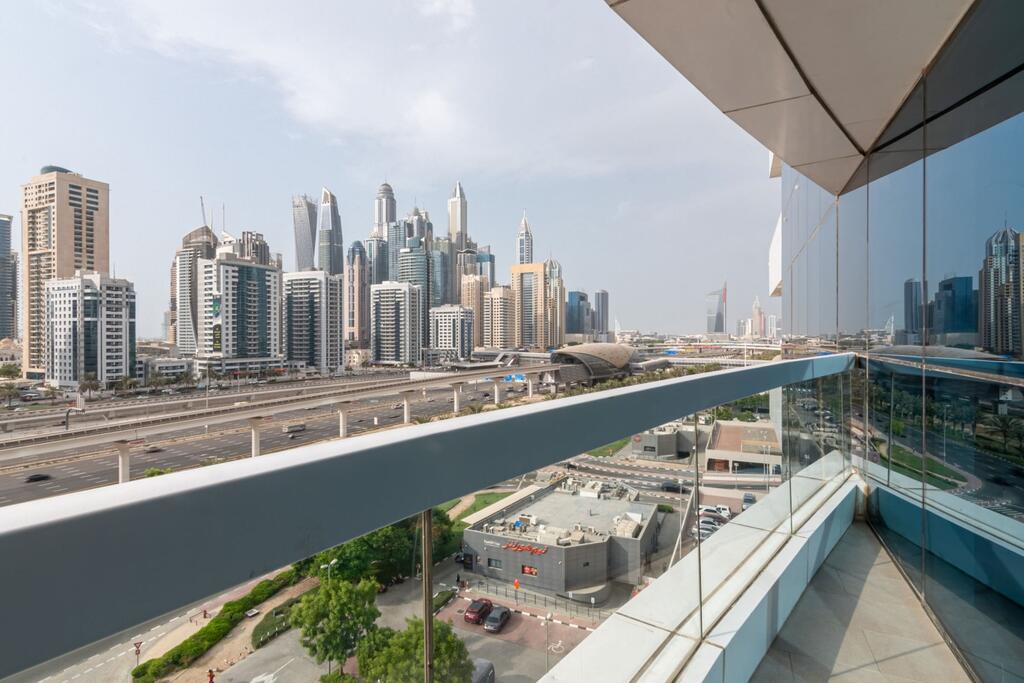 GuestReady - Stylish Apartment With Panoramic Views Of Dubai Skyline - thumb 3