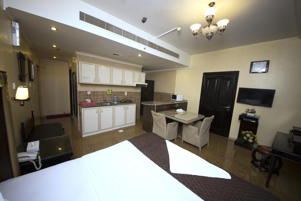 Hafez Hotel Apartments Al Ras Metro Station - thumb 4