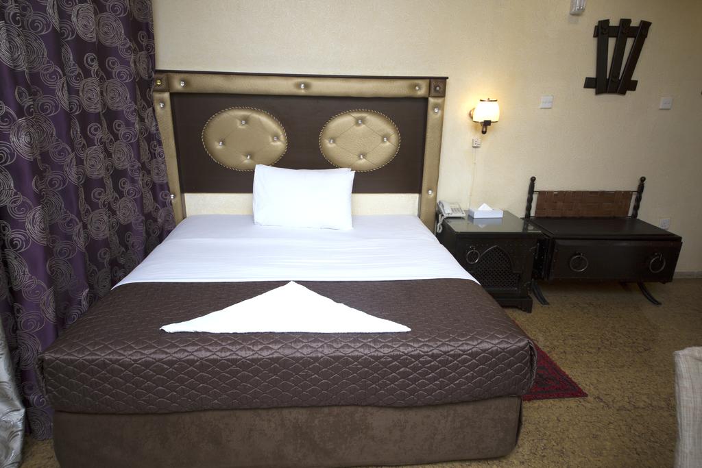 Hafez Hotel Apartments Al Ras Metro Station - thumb 5