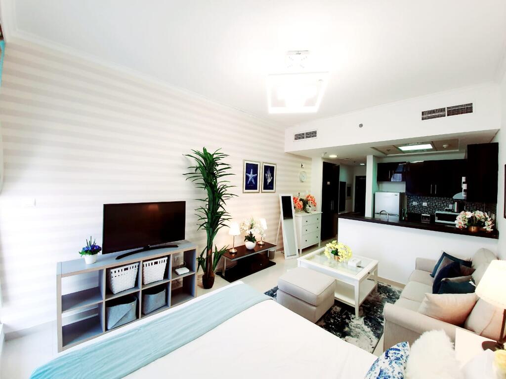 Incredible Apartment With Marina And Sea Views - thumb 7