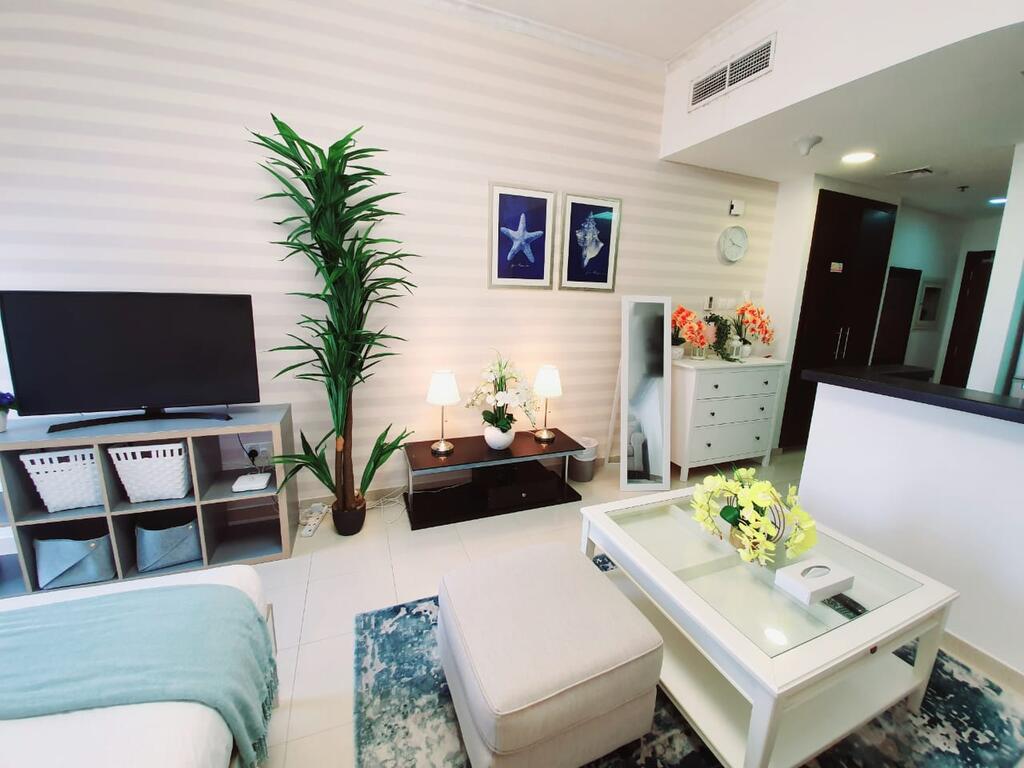 Incredible Apartment With Marina And Sea Views - thumb 5