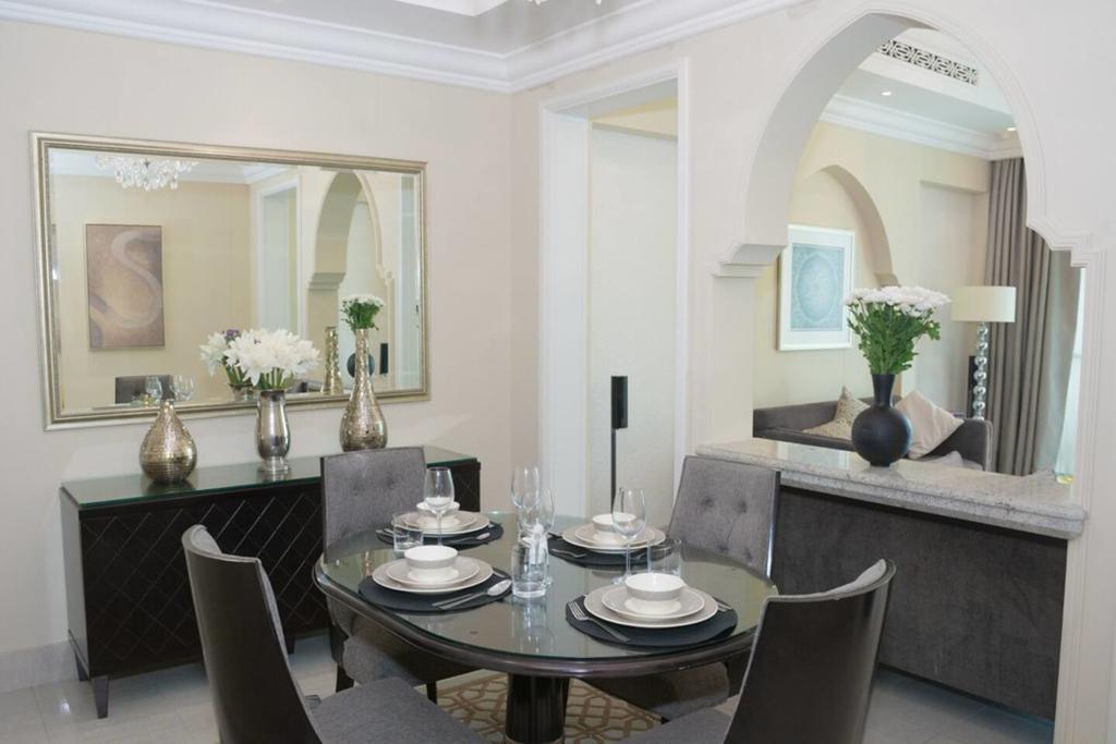 Incredible Stay At Dubai Old Town -Souk Al Bahar - thumb 6