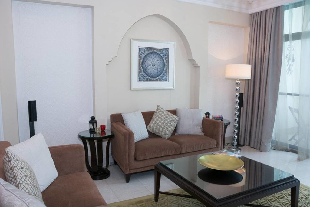 Incredible Stay At Dubai Old Town -Souk Al Bahar - thumb 5