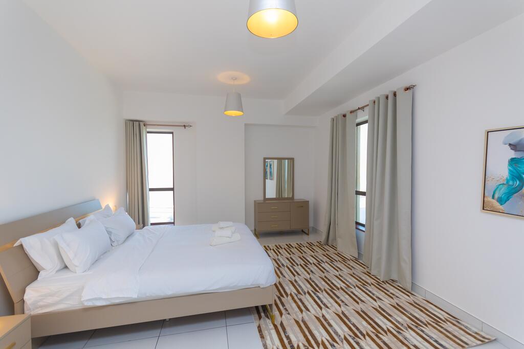 Incredible Stay At Spacious Jumeirah Beach Dubai - thumb 0