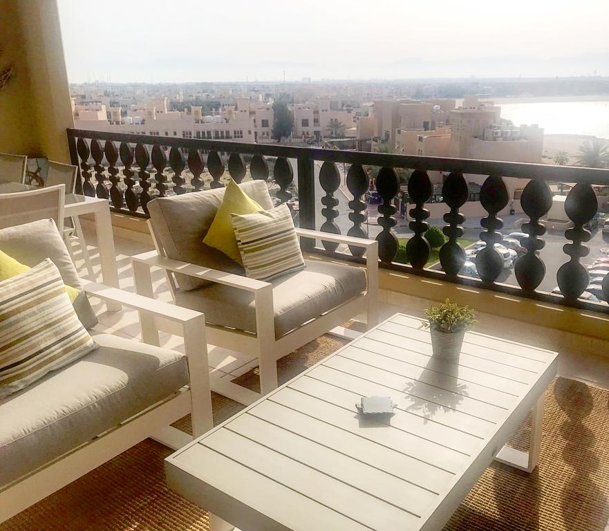 Al Hamra Marina Apartment With Lagoon View - thumb 4