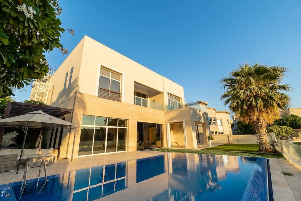 Key View - Emirates Hills Villa - thumb 0