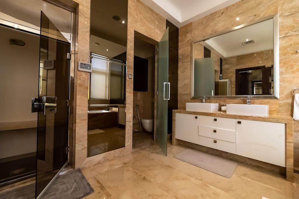 Key View - Emirates Hills Villa - thumb 6