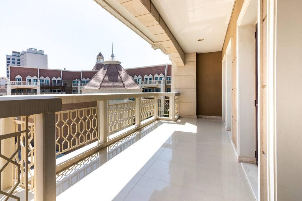 Key View - Le Grand Chateau - thumb 2
