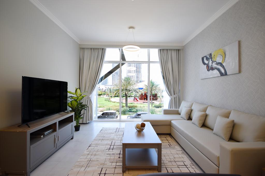 KeyHost - Regent Court 108 JVC - thumb 1