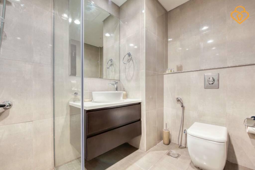 Keysplease Gorgeous New 1 B/R Apt Merano Tower - thumb 3