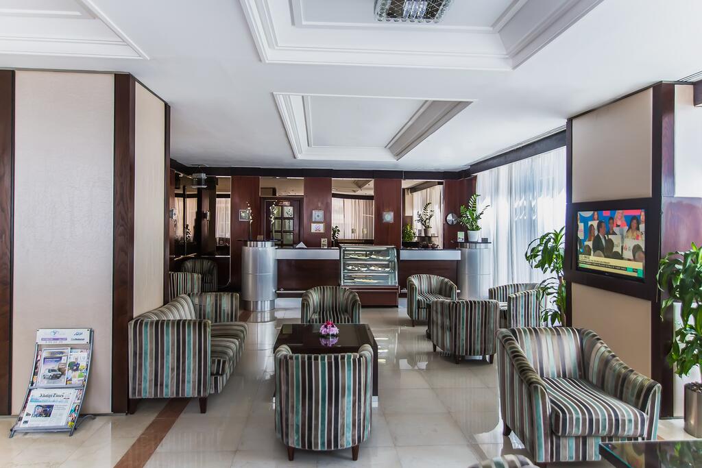 Landmark Summit Hotel - thumb 5