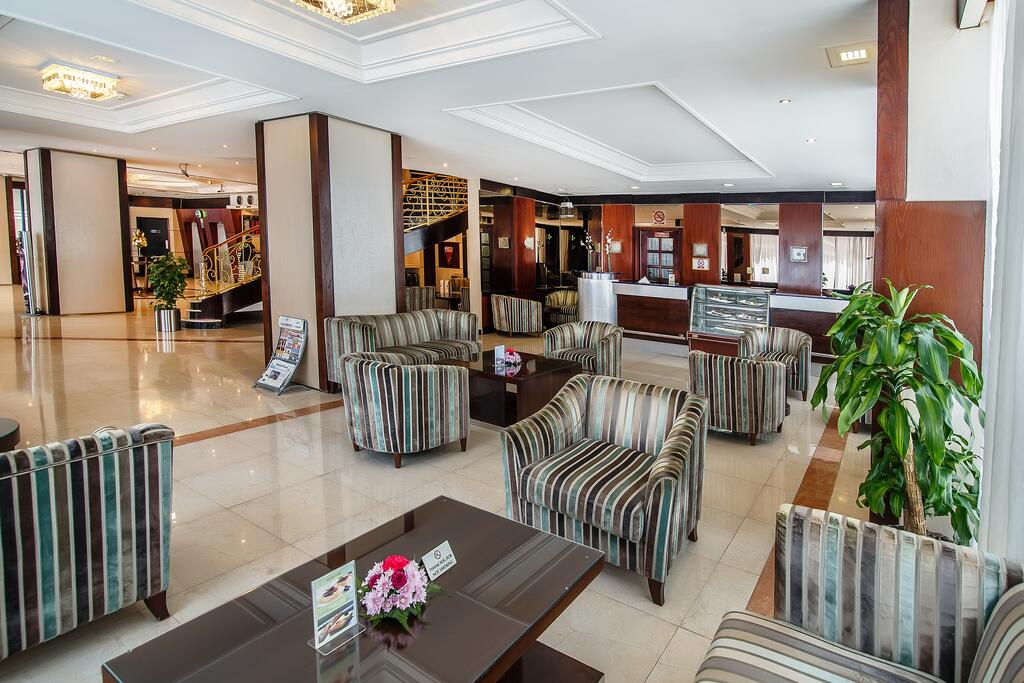 Landmark Summit Hotel - thumb 6