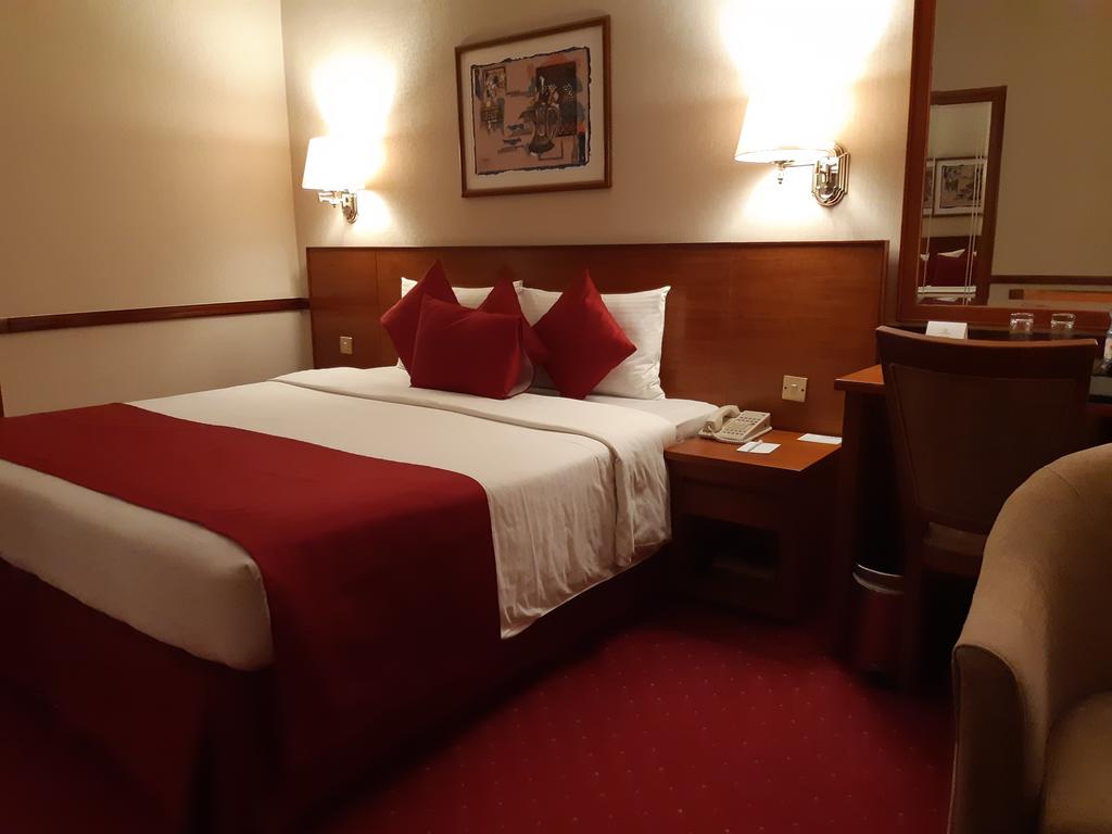 Lotus Grand Hotel - thumb 3