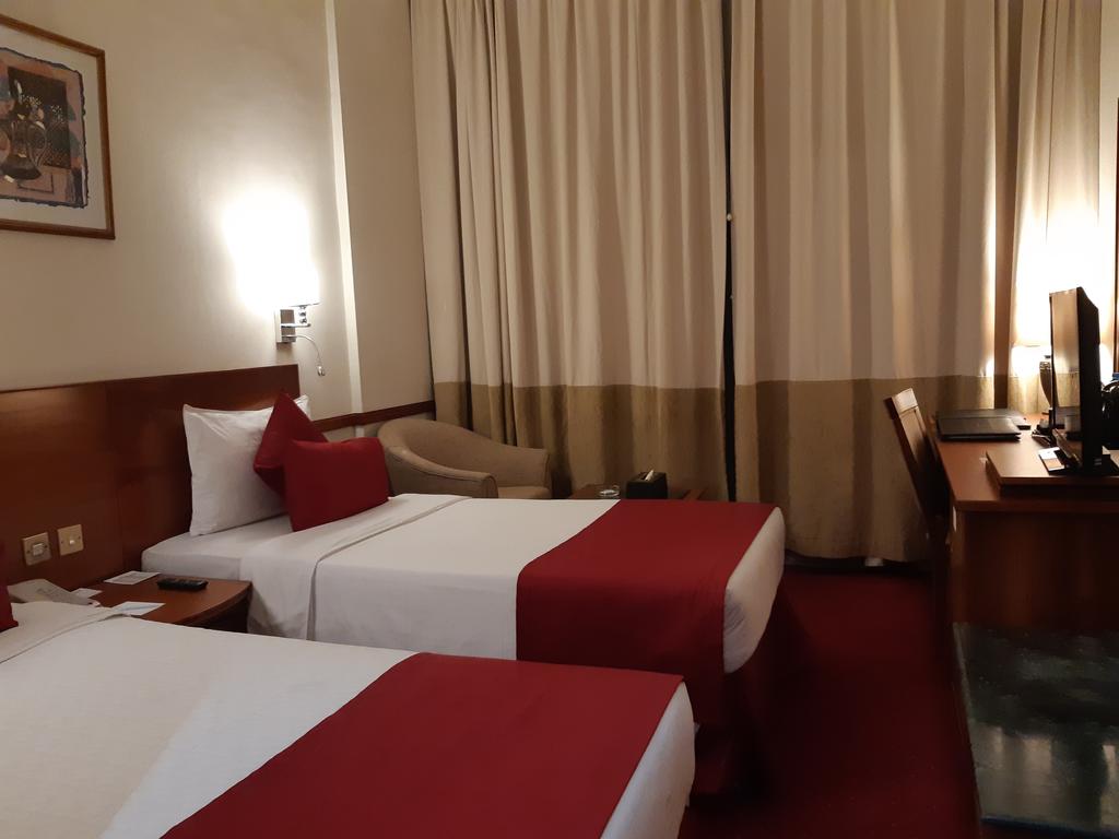Lotus Grand Hotel - thumb 2