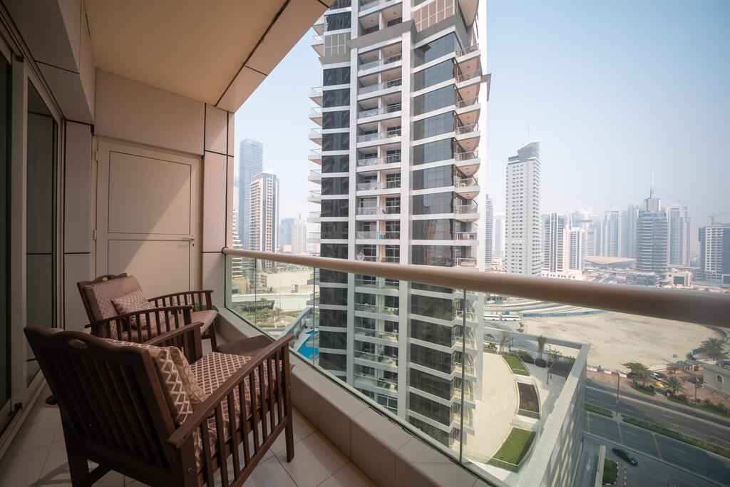 Luton Vacation Homes -Spacious Studio In Royal Oceanic, Dubai Marina - thumb 1