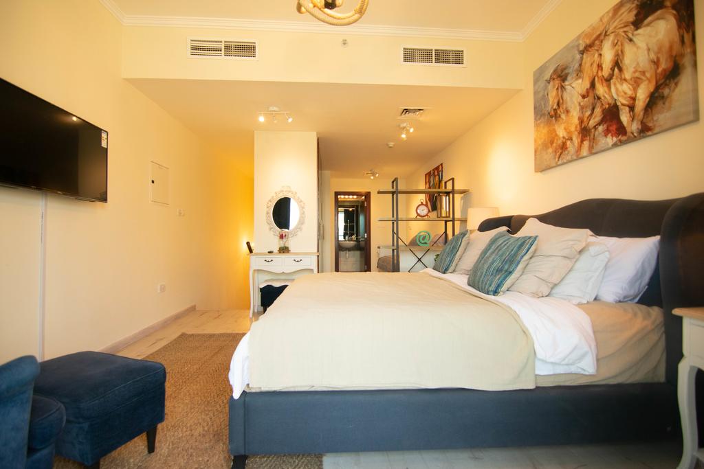 Lux BNB Jumeirah Lake Towers - thumb 3