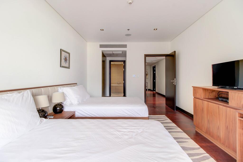 Luxe Getaways Anantara Palm Jumeirah Apartment Holiday Home - thumb 1