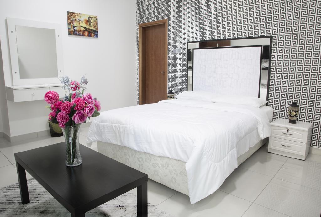 Luxurious Beach Front Room With Sea View-Private Bathroom - thumb 0