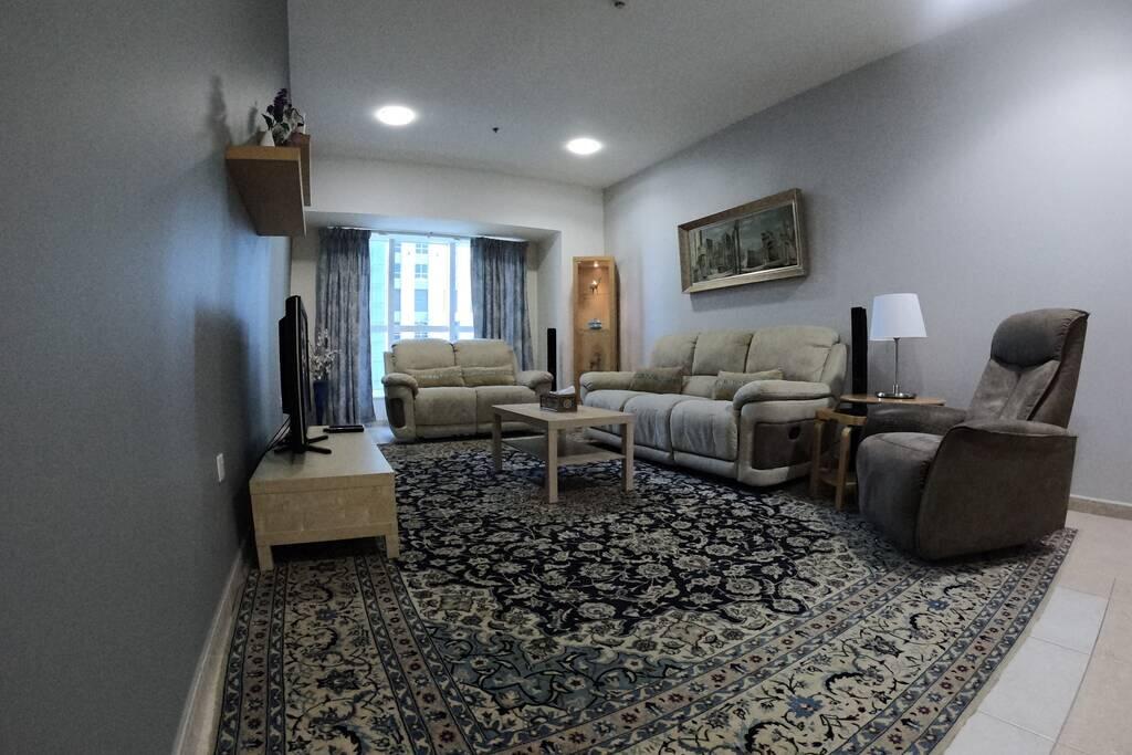 Luxurious Modern 2BR Apartment With A Dining Hall - thumb 6