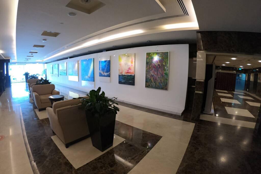 Luxurious Modern 2BR Apartment With A Dining Hall - thumb 3