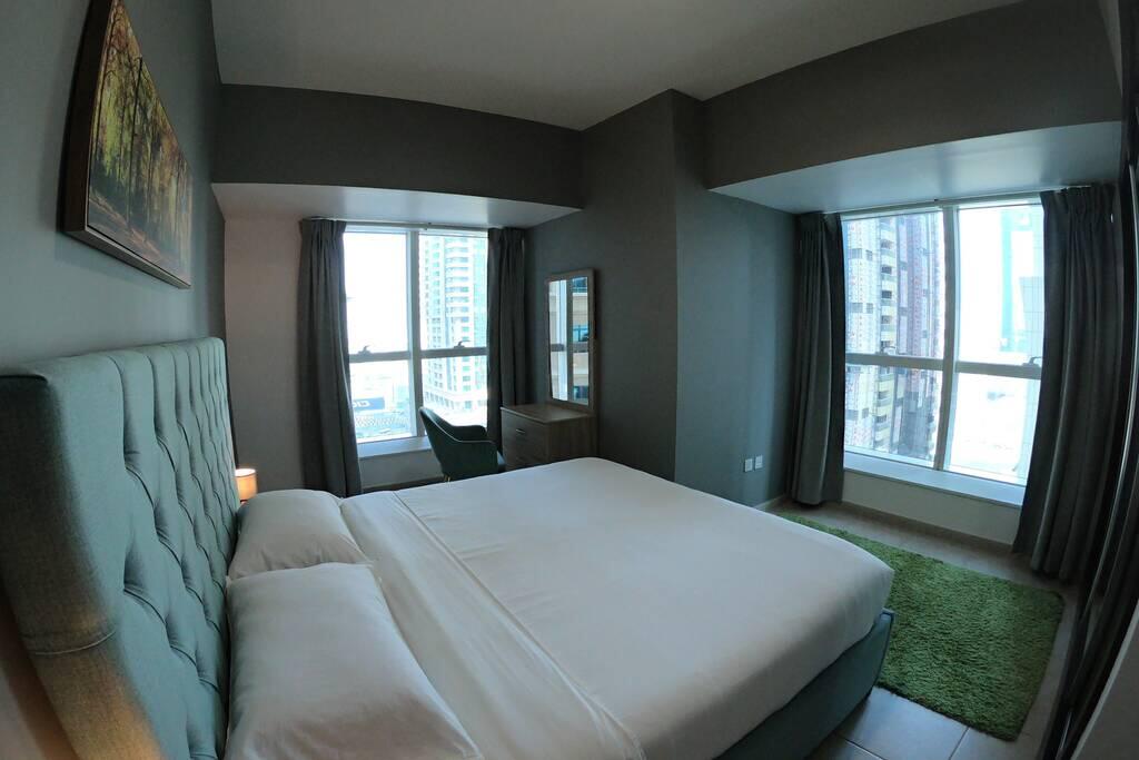 Luxurious Modern 2BR Apartment With A Dining Hall - thumb 7