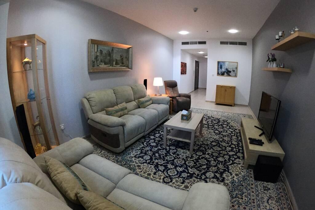 Luxurious Modern 2BR Apartment With A Dining Hall - thumb 1