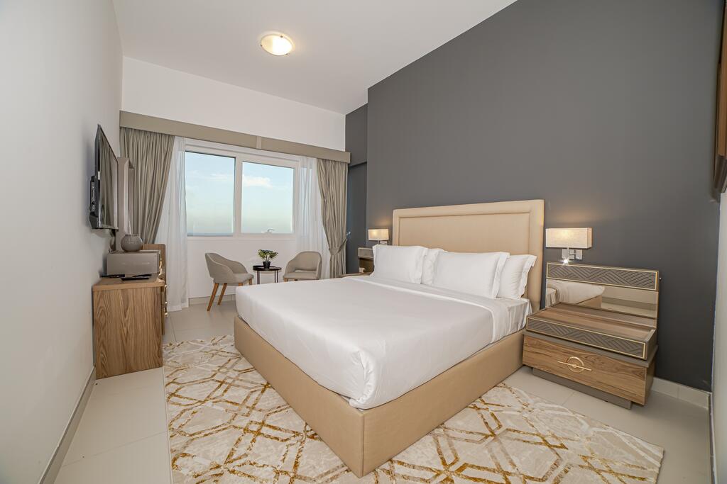 Luxury 1 BR+Guest W/Pool, Gym, Sauna - thumb 7