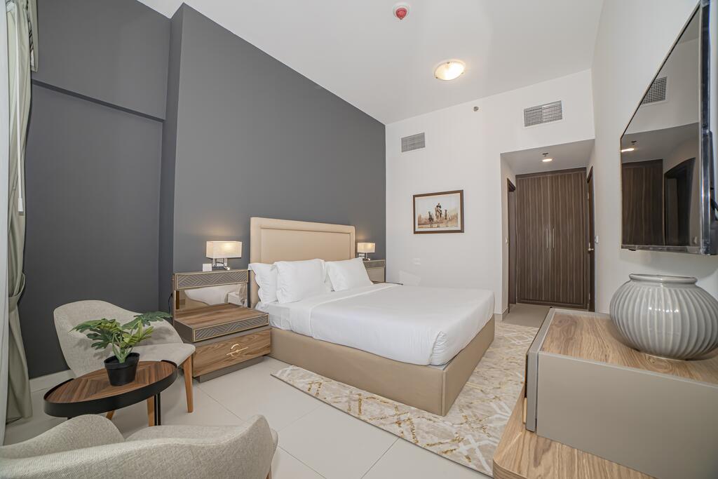 Luxury 1 BR+Guest W/Pool, Gym, Sauna - thumb 6