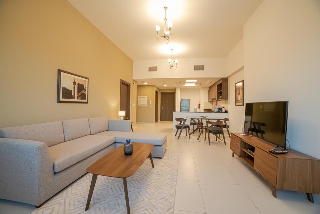 Luxury 1 BR+Guest W/Pool, Gym, Sauna - thumb 1
