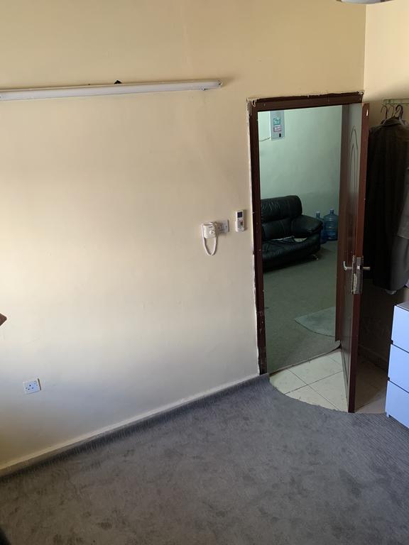 Al Satwa Hostel - thumb 2