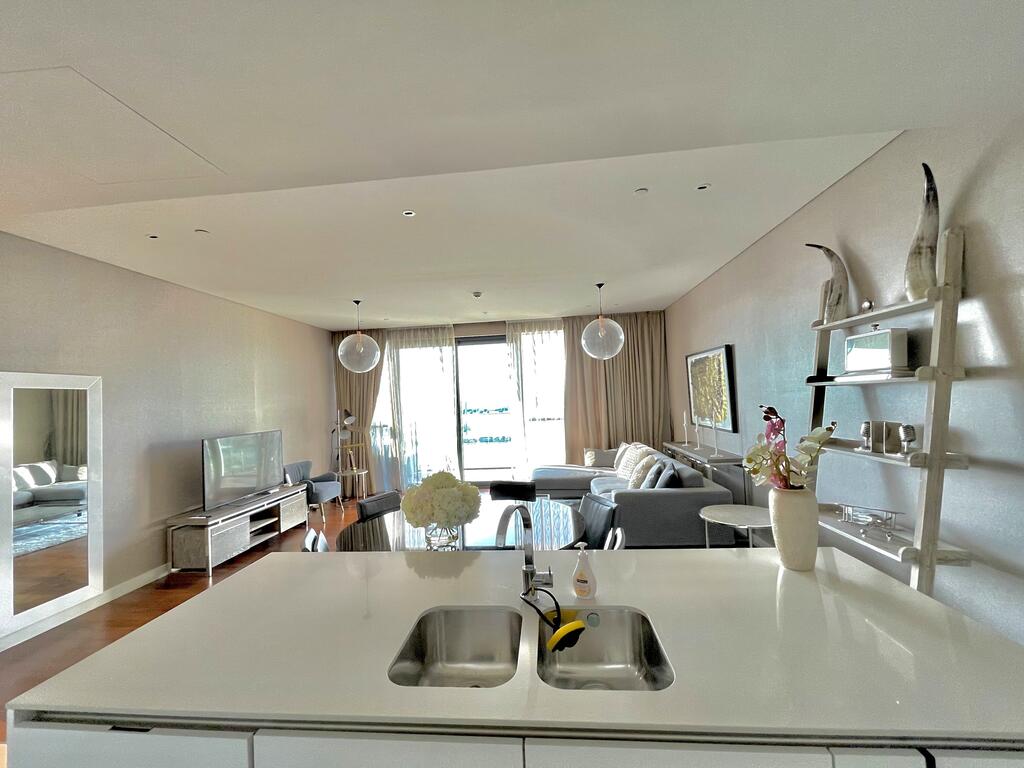 AMAZING 2 BEDROOM + KIDS ROOM-City Walk - thumb 4